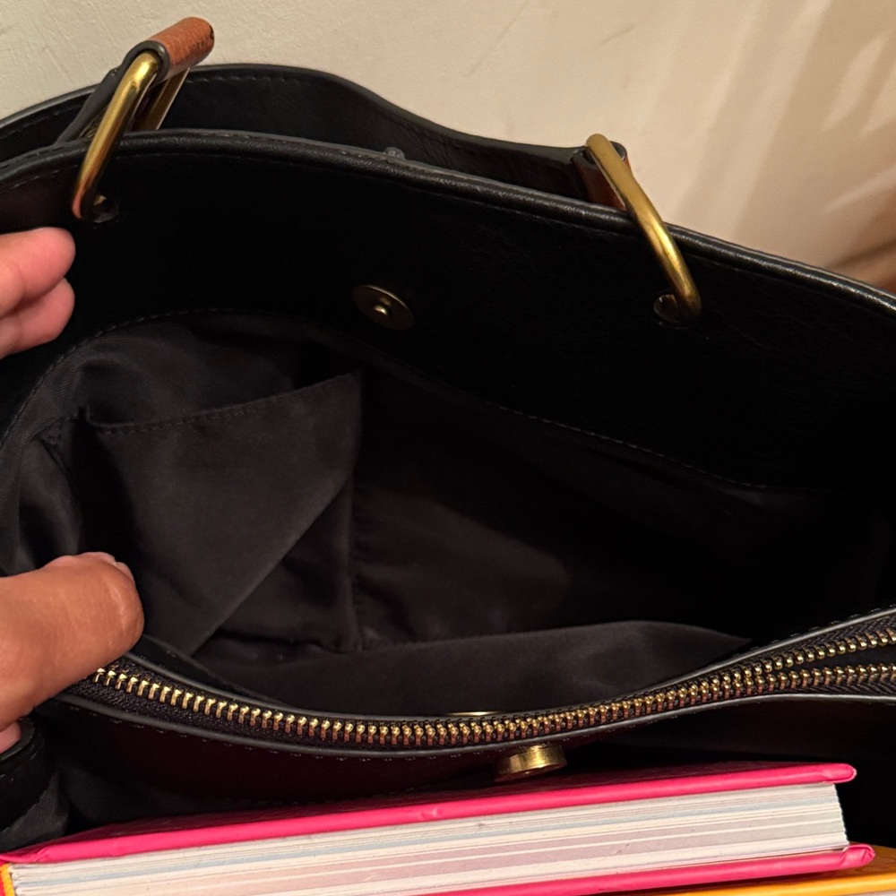 Fossil Tan Leather Shoulder Bag - Picture 2 of 8